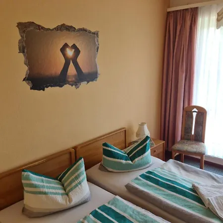 ホテル Restaurant Am Worns Berg 3*